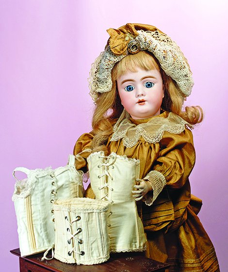 PRETTY GERMAN BISQUE HANDWERCK CHILD. Marks: 11 ½, 99: PRETTY GERMAN BISQUE HANDWERCK CHILD. Marks: 11 ½, 99 Dep (incised); plus red Wimpern stamp. 21”. Bisque socket head, stationary blue glass eyes, painted lower lashes, feathered and brushstroked br