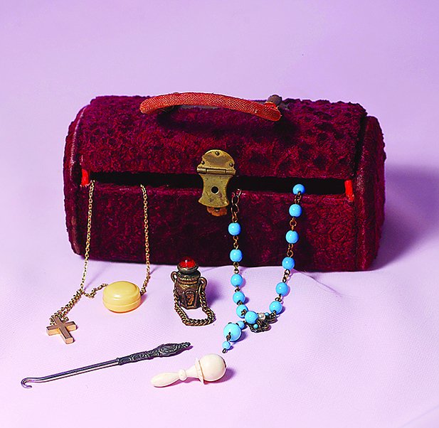 MAROON VELVET DOME LEATHER TRUNK NECESSAIRE.  5 ½” W. (1 of 2)