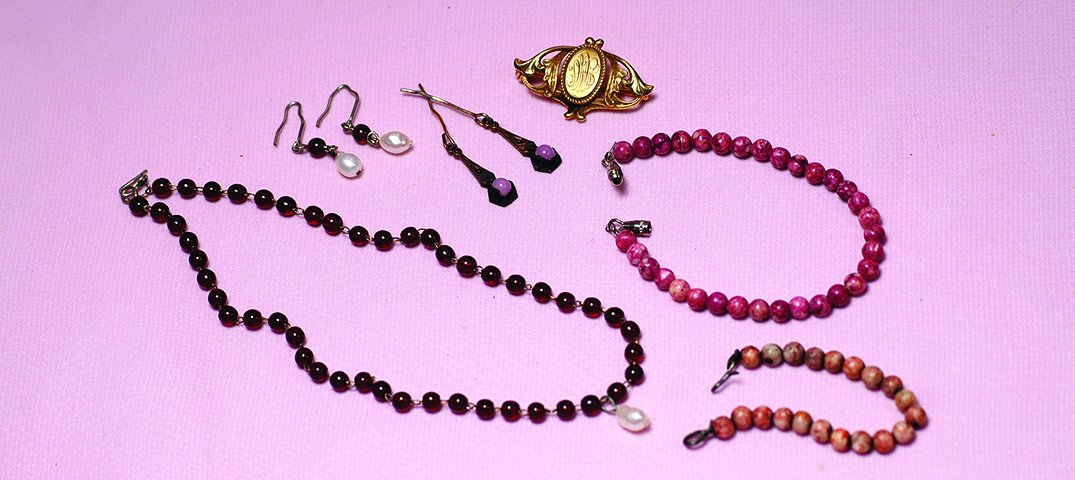 DOLL JEWELRY.  Assortment includes three bead (1 of 1)