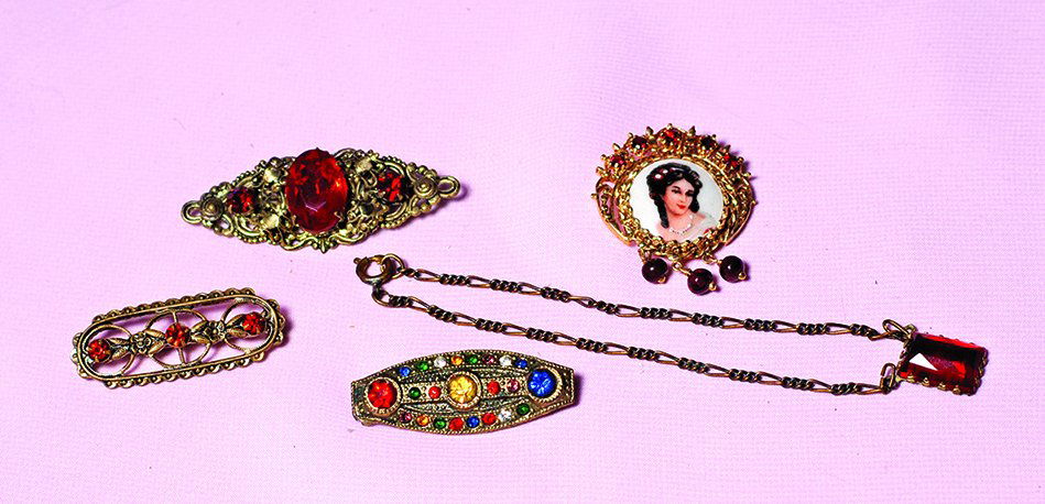 RUBY RHINESTONE NECKLACE AND FOUR PINS.  Includes: (1 of 1)