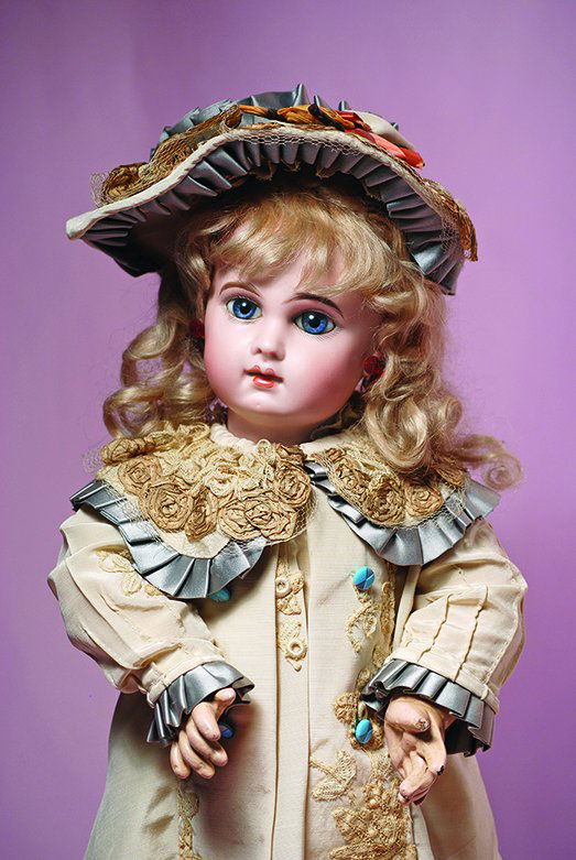 VERY BEAUTIFUL E. J. JUMEAU DEPOSE BEBE BY JUMEAU. (1 of 2)