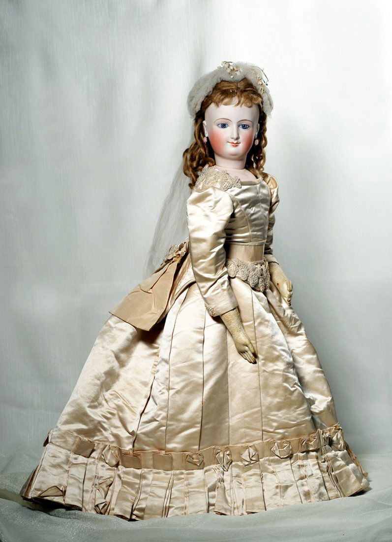 EXCEEDINGLY RARE, GRAND-SIZE BISQUE SMILING PORTRAIT (1 of 2)