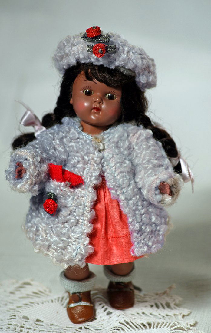 BLACK VOGUE GINNY DOLL IN BLUE POODLE COAT. (1 of 1)