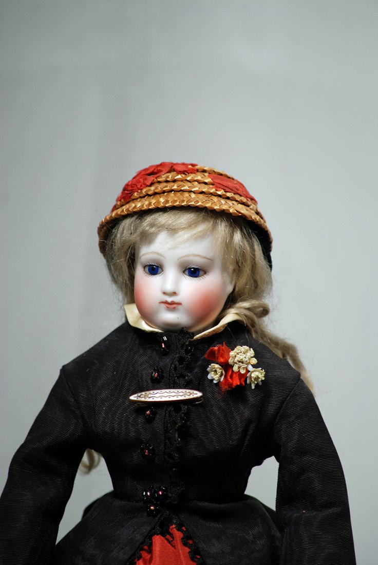 LOVELY CABINET-SIZE FRENCH BISQUE POUPEE BY BARROIS. (1 of 2)