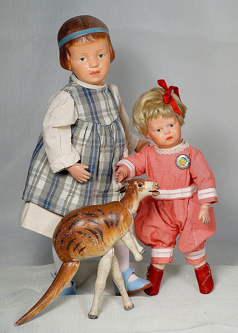 EARLY SCHOENHUT WOODEN MODEL 105 WITH CARVED HAIR AND (1 of 2)