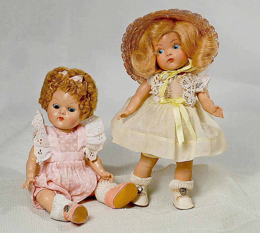 VOGUE CRIB CROWD BABY “TOOTSIE” WITH SLEEP EYES.  8”. (1 of 2)