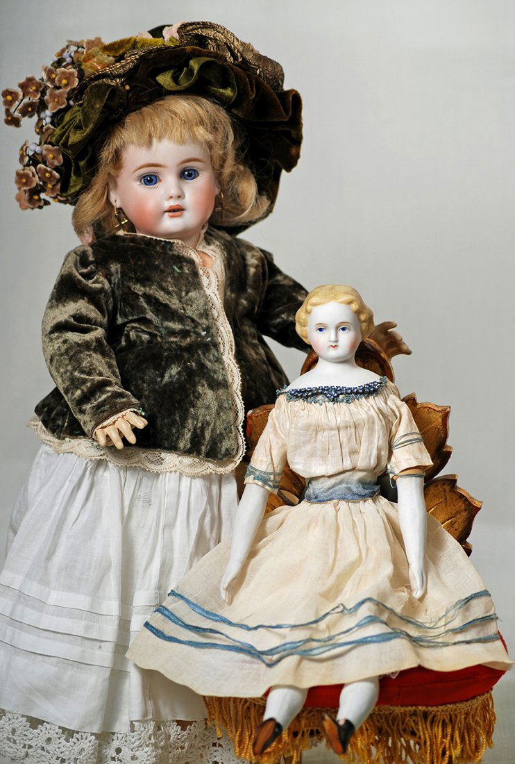 PETITE GERMAN BISQUE PARIAN LADY.  11”.  Bisque (1 of 2)