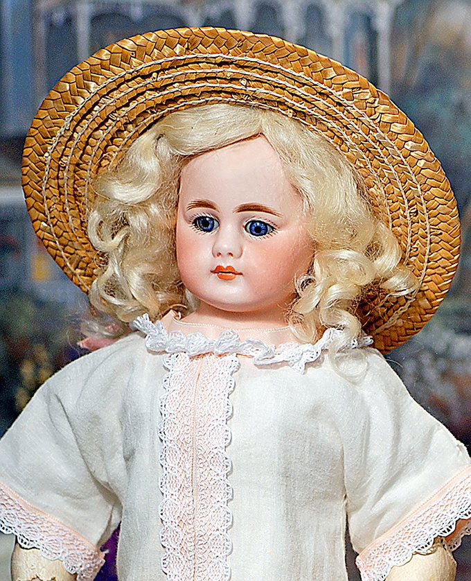 GERMAN CLOSED-MOUTH BISQUE DOLL BY SIMON & (1 of 2)
