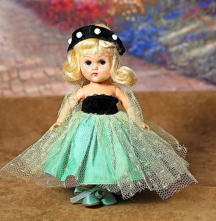 VOGUE GINNY FORMAL SERIES DOLL #6062 IN RARE GREEN (1 of 1)