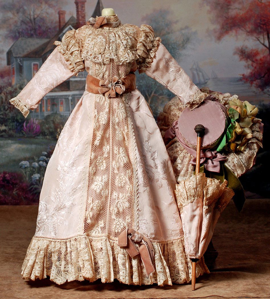 SILK AND LACE ENSEMBLE FOR LADY DOLLS.Includes pale (1 of 1)
