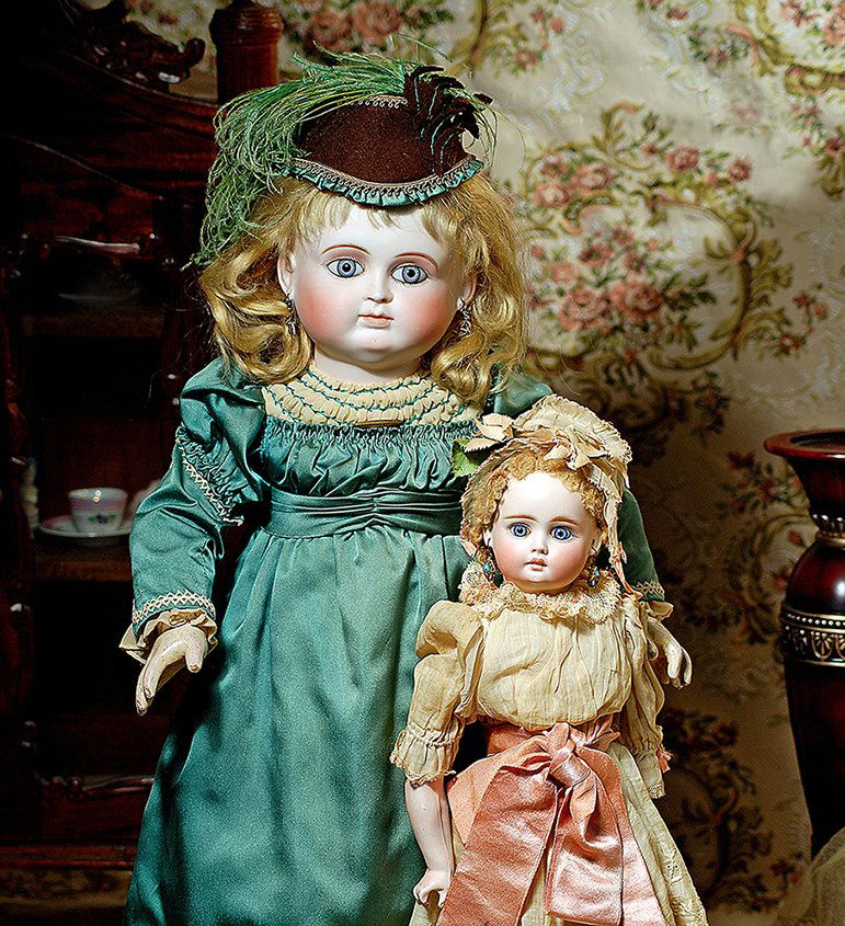 SONNEBERG BRU-LOOK BISQUE DOLL FOR THE FRENCH MARKET (1 of 3)