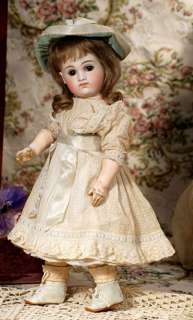 EARLY GERMAN BISQUE, CLOSED-MOUTH DOLL KESTNER (1 of 2)