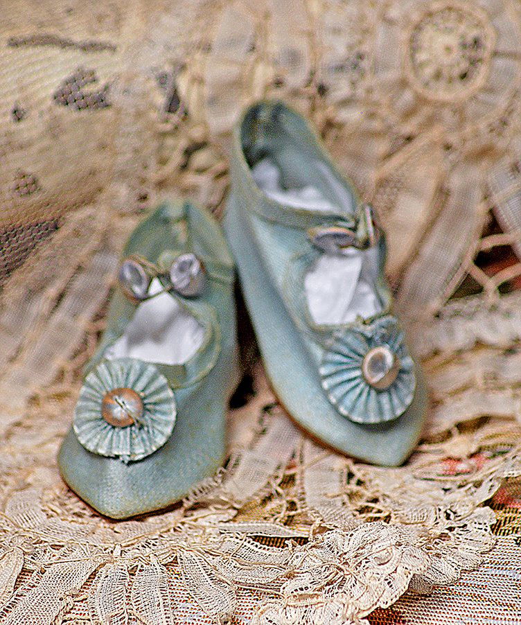 PAIR OF BLUE DOLL SHOES (1 of 1)