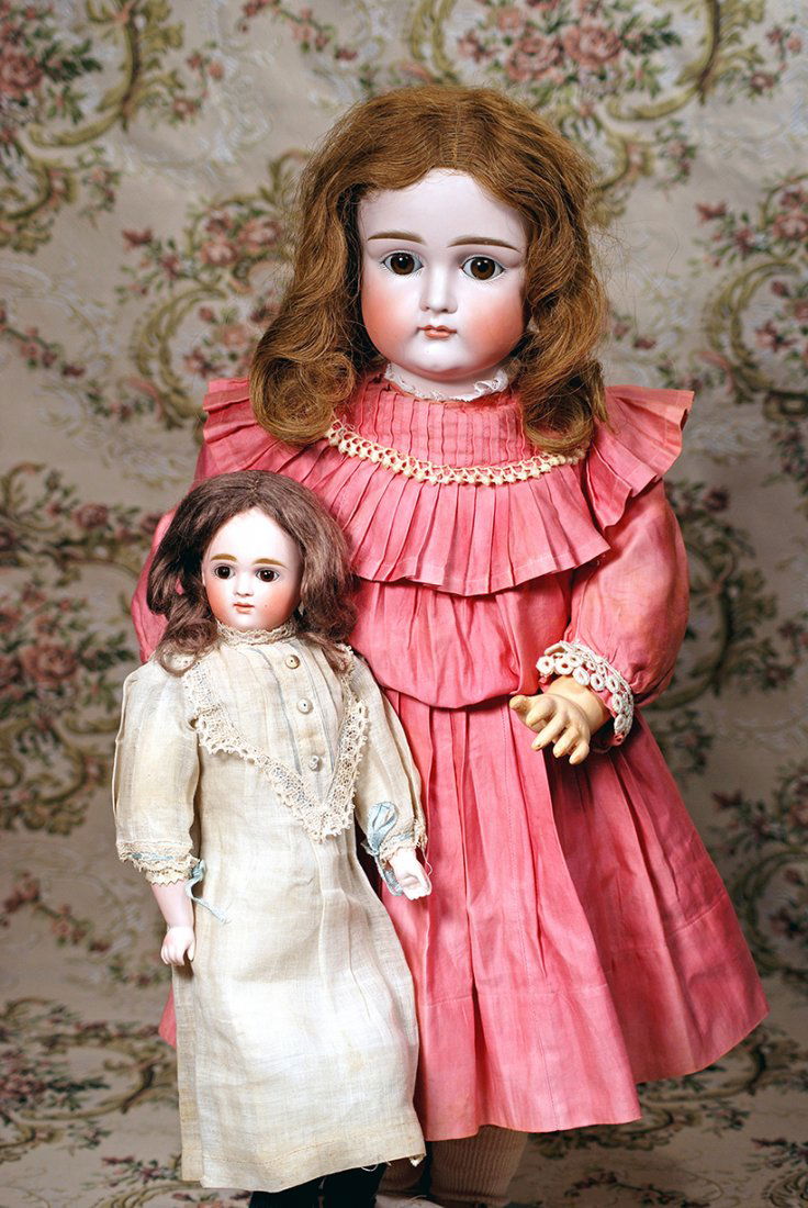 BEAUTIFUL KESTNER POUTY IN ORIGINAL COSTUME (1 of 2)