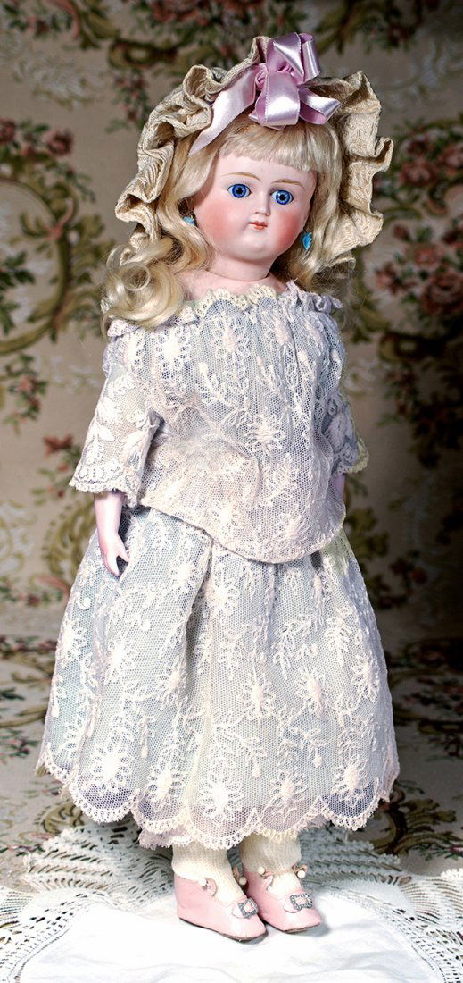 GERMAN BISQUE CLOSED-MOUTH DOLL BY KESTNER (1 of 2)