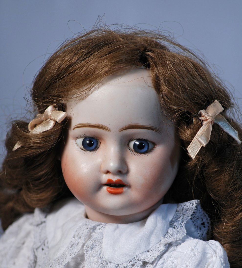 FRENCH BISQUE DOLL BY MYSTERY MAKER. (1 of 2)