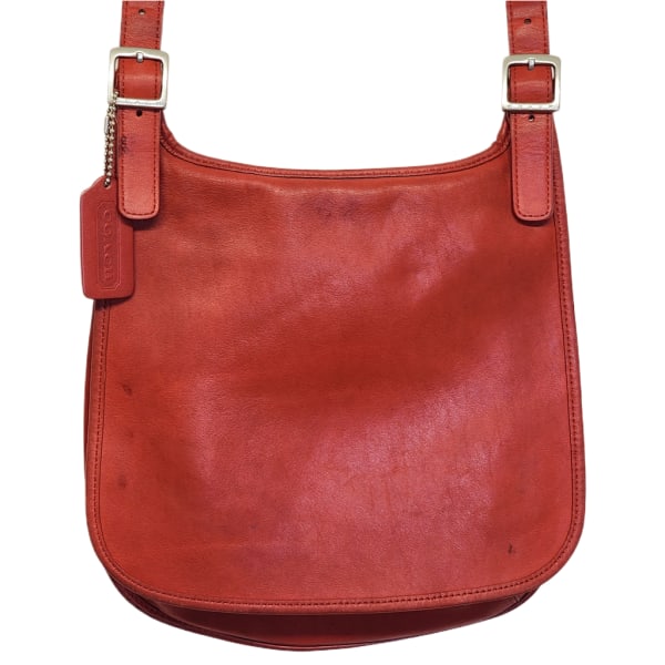 Vintage COACH Small Hippie Flap Bag 9131 in Red w/ Silver Hardware & Hang Tag: Vintage Coach Small Hippie Flap Bag 9131 in Red w/ Silver Hardware & Hang Tag. Adjustable/removeable crossbody strap. Flap closure. Interior and exterior pockets. Some visible wear/surface scuffs and/
