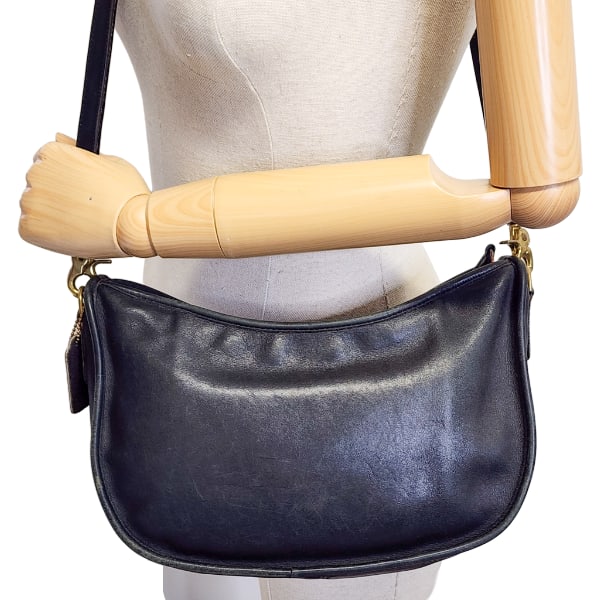 Vintage COACH Swinger Bag 4040 in Black w/ Brass Hardware & Hang Tag (1 of 17)