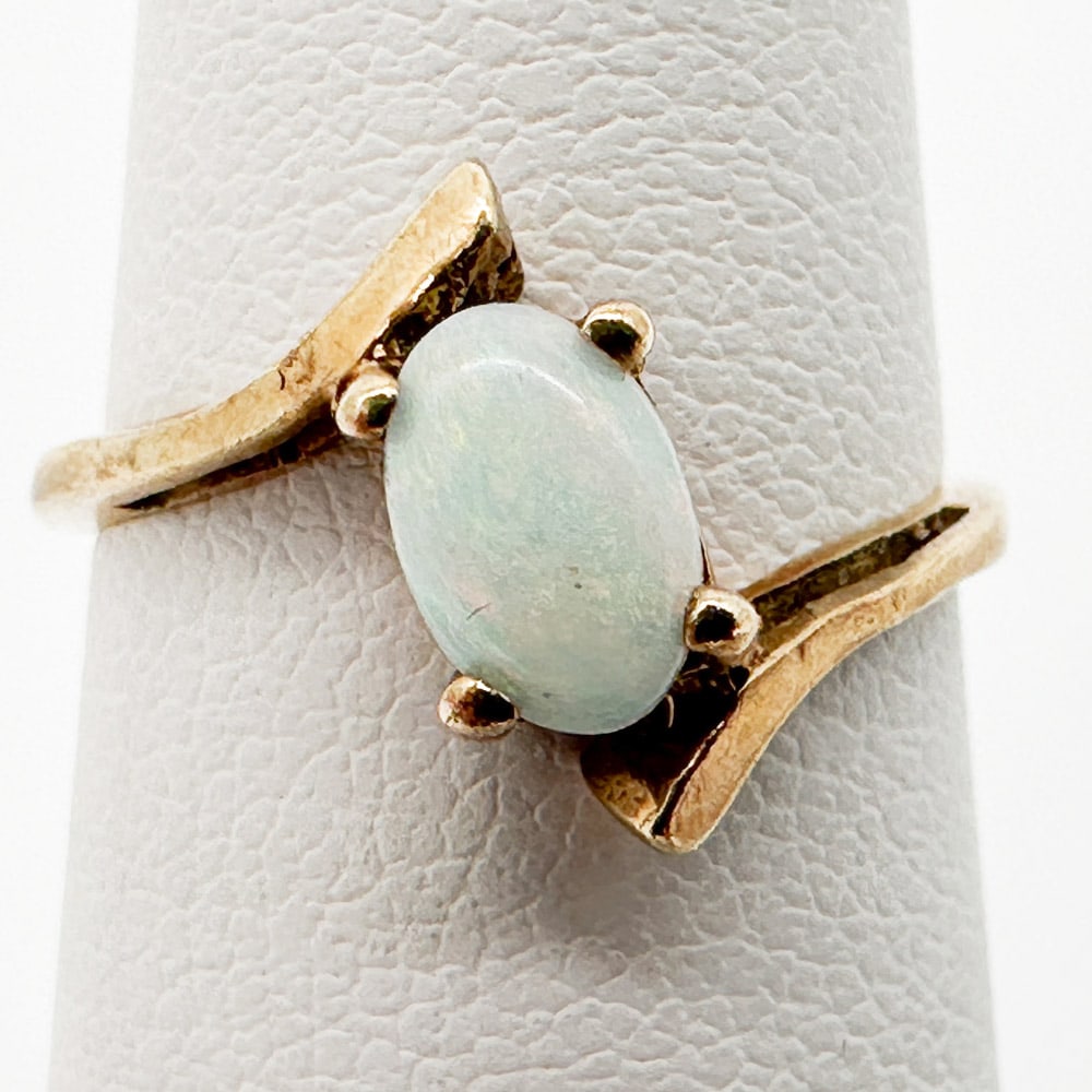 Vintage 14K Gold, Diamond & Opal Cocktail Ring, Sz 4: Vintage 14K Gold & Opal Cocktail Ring, w 8mm x 6mm Opal Cabochon and 2 Small Round Diamonds Marked 969FJG14K Total Weight 2.34 Grams