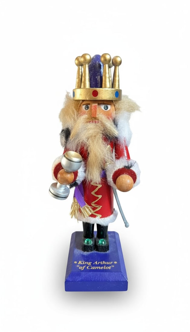 Steinbach King Arthur Nutcracker (1 of 5)