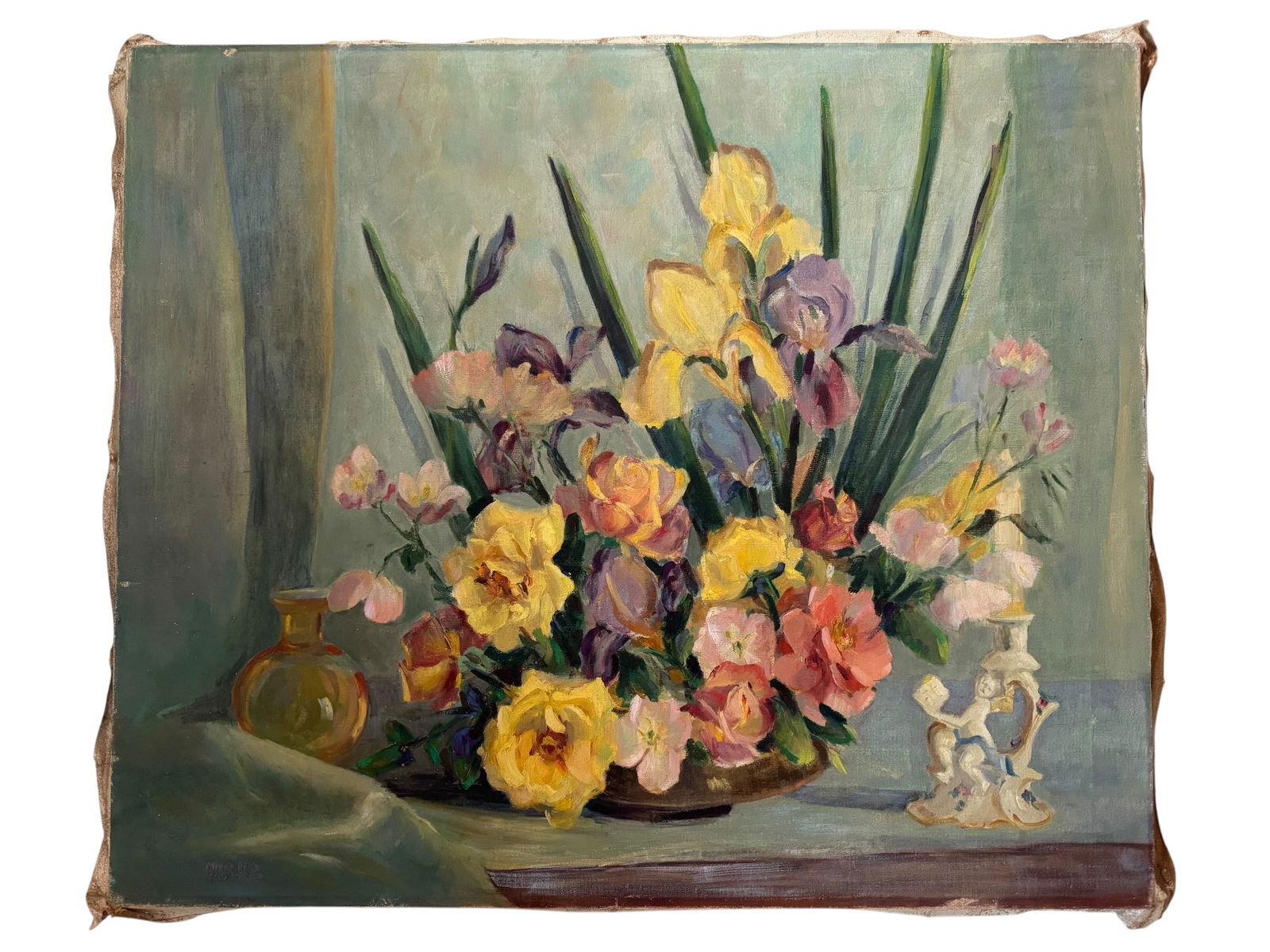 Minna Benz Hoffman Still Life Original Oil: Image dimensions: 25.25 x 30Artist:Minna Benz Hoffman (20th Century)Photos are part of the description and should tell the whole story.