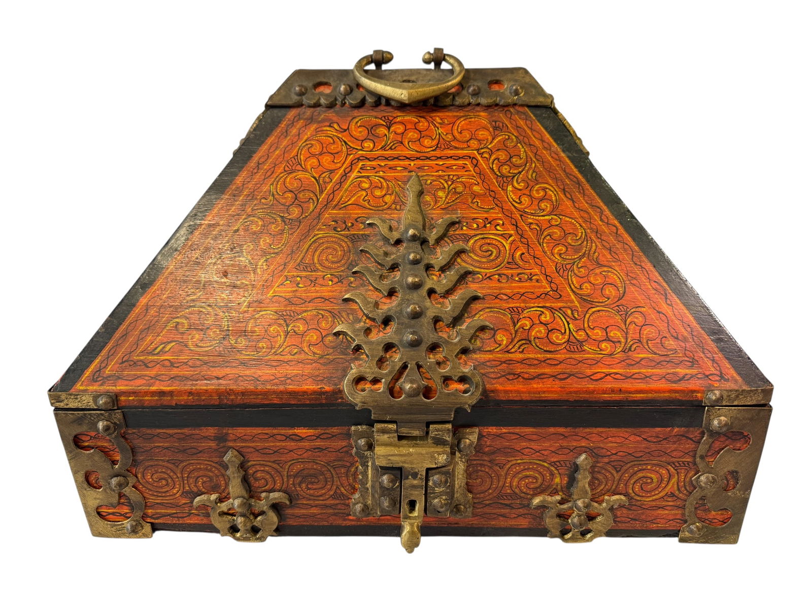 Large Nettur Petti Dowry Box: Photos are part of the description and should tell the whole story.