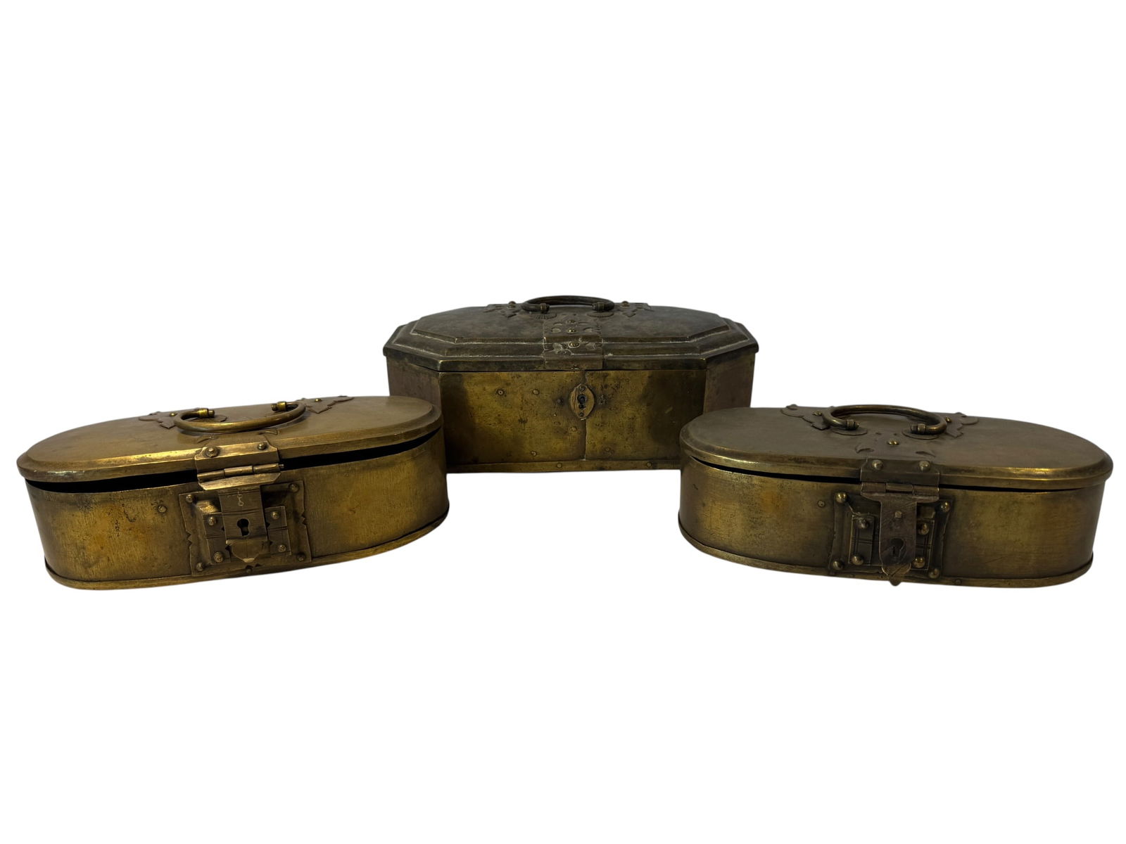 Set 3 Oval Brass Betel Nut Boxes: Measurements: 3.25" x 9" x 4.5" 4.25" x 10.25" x 5.5" 3.25" x 9" x 4.5" Photos are part of the description and should tell the whole story.