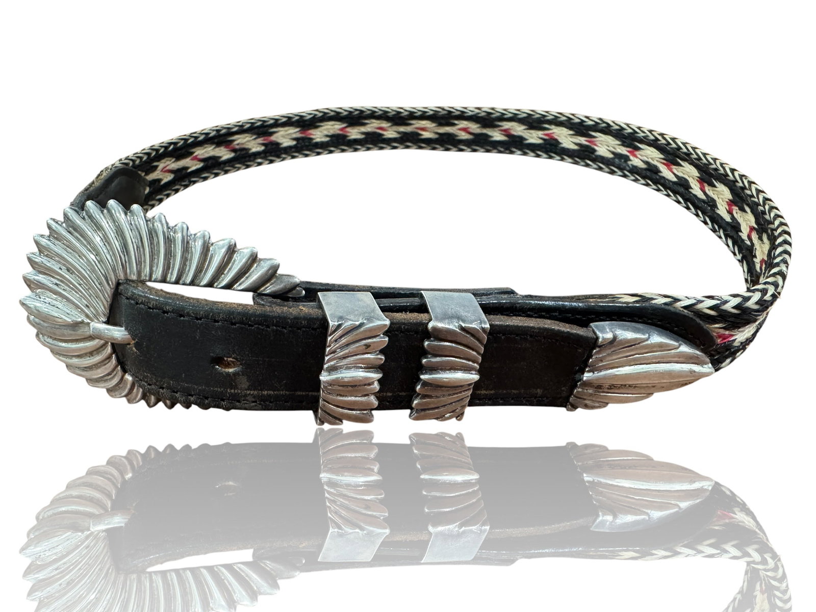 James Reid LTD Sterling Silver (.925) Santa Fe Belt: Approx. Weight of Sterling Parts: 91 grams Aprrox. Gross Weight: 148 grams Belt Size: 28 Measurements: 36" end to end Photos are part of the description and should tell the whole story.