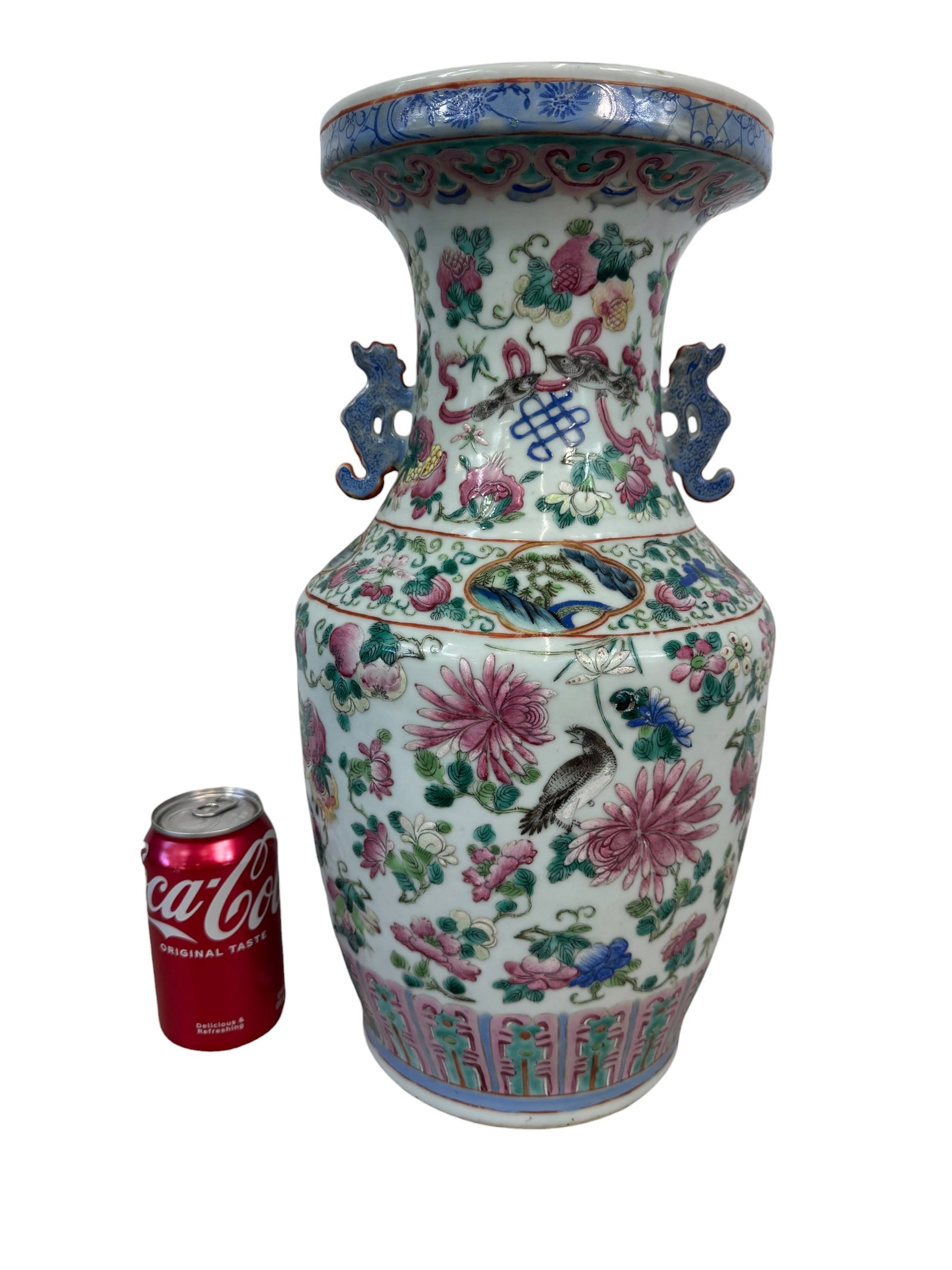 Chinese Famille Rose Porcelain Vase: Photos are part of the description and should tell the whole story.