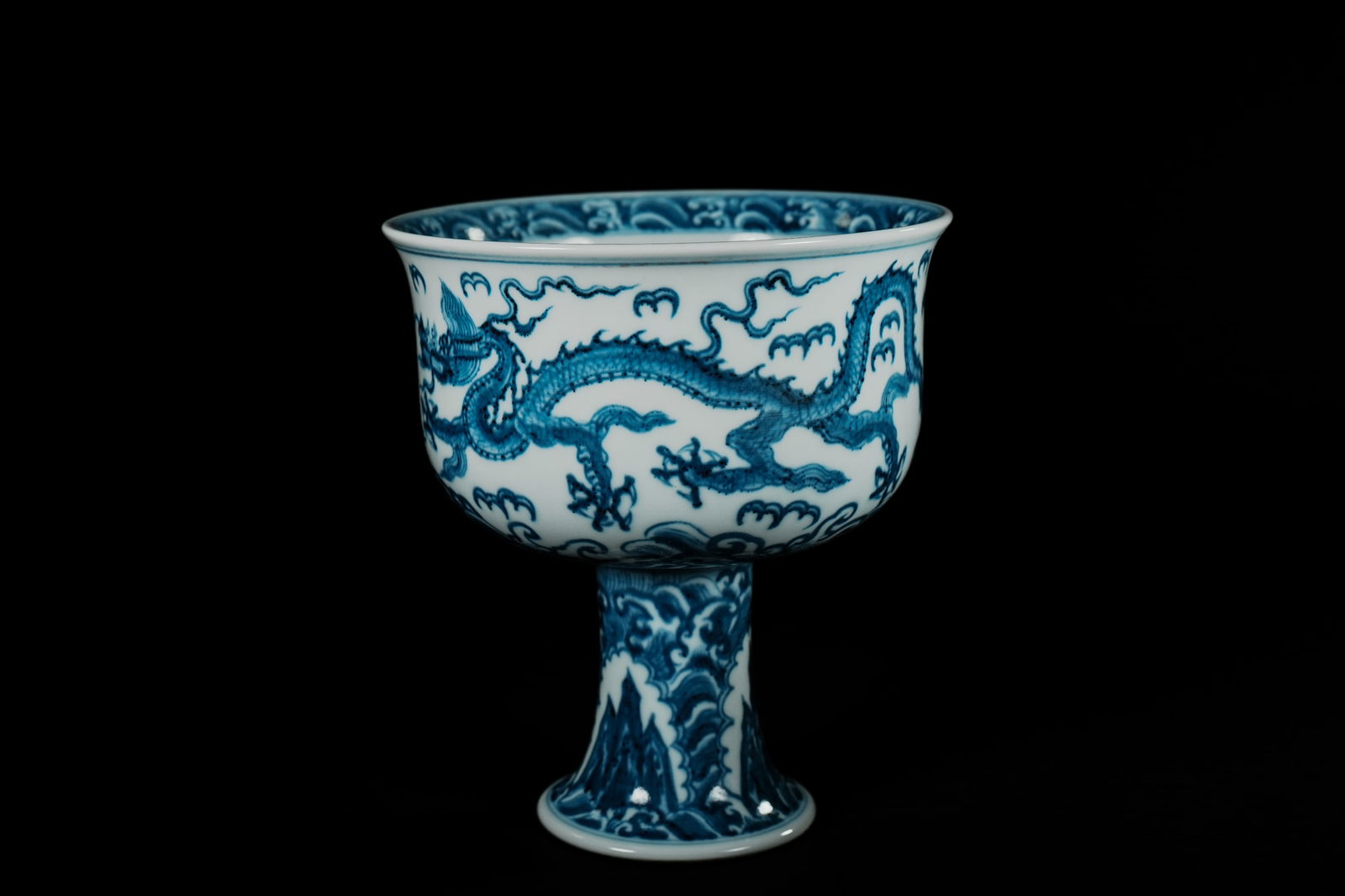 A Chinese Blue and White Porcelain Dragon Stem Cup, Xuande Mark.