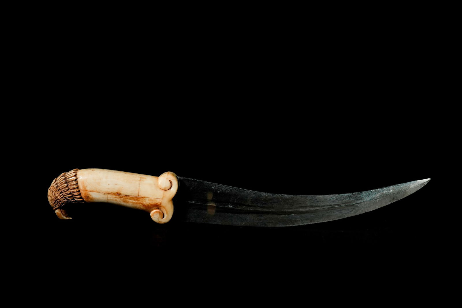 A Mughal Bone-Handled Dagger with Carved Eagle-Head Pommel (1 of 4)
