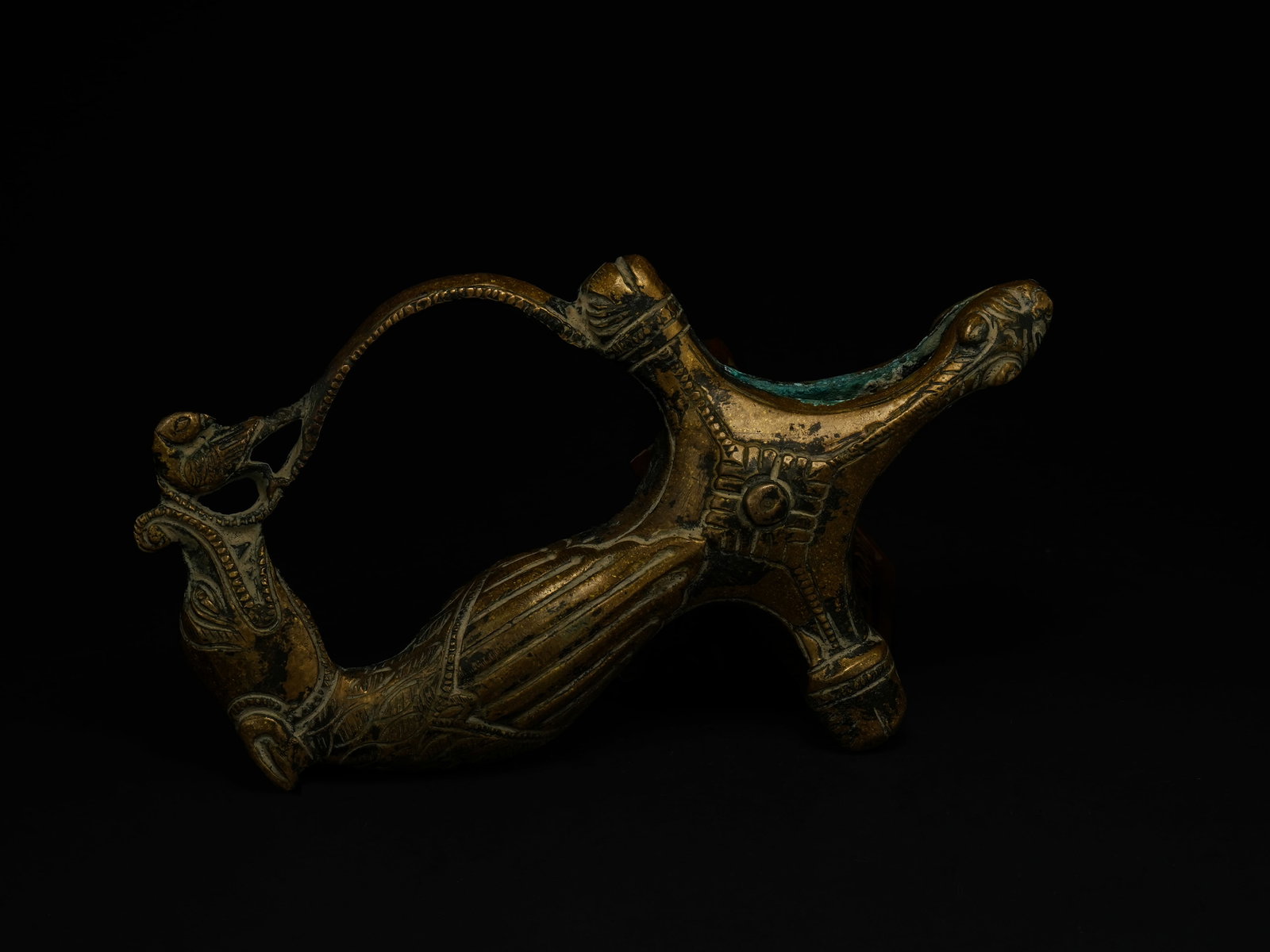 An Indian Mughal-Style Brass Zoomorphic Dagger Hilt, 19thÃ¢â‚¬â€œ20th Century. (1 of 2)