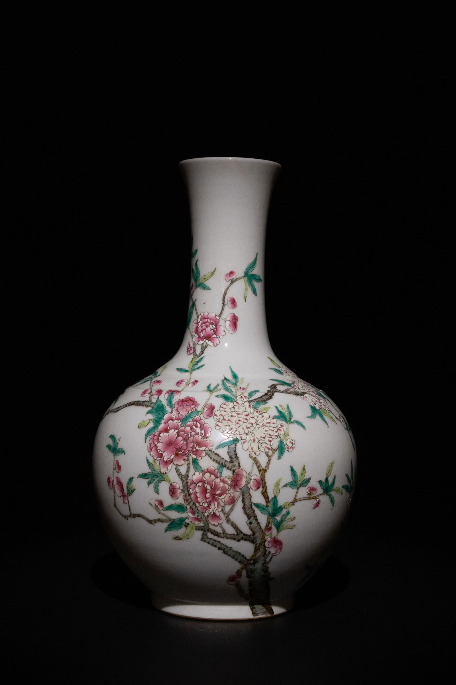 A Chinese Famille Rose Porcelain Large Vase with Floral Motifs & Six Character Marks to the Base (1 of 4)