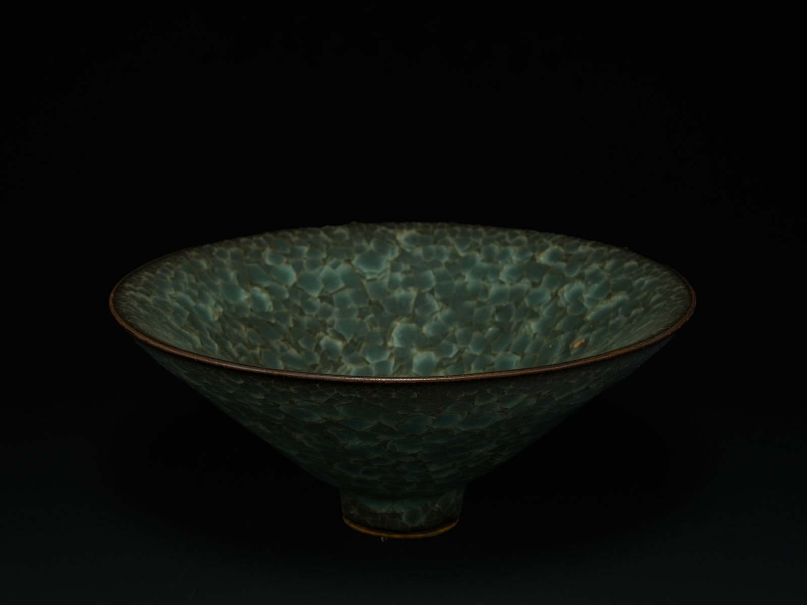 A Chinese Crackle-Glazed Stoneware Bowl. (1 of 3)