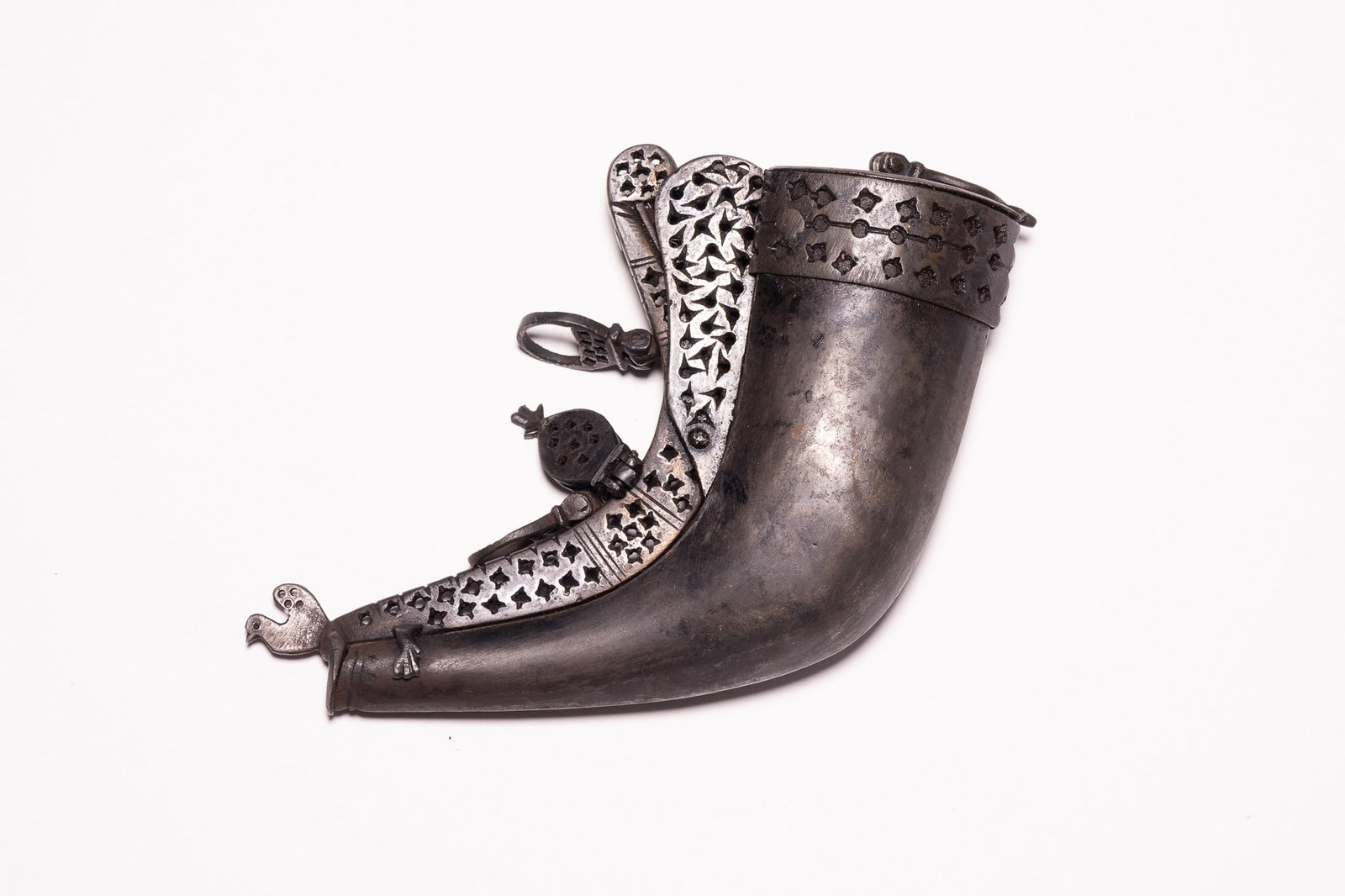 AN INDIAN PIERCED STEEL POWDER FLASK BARUT-DAN, 18TH OR 19TH CENTURY. (1 of 3)