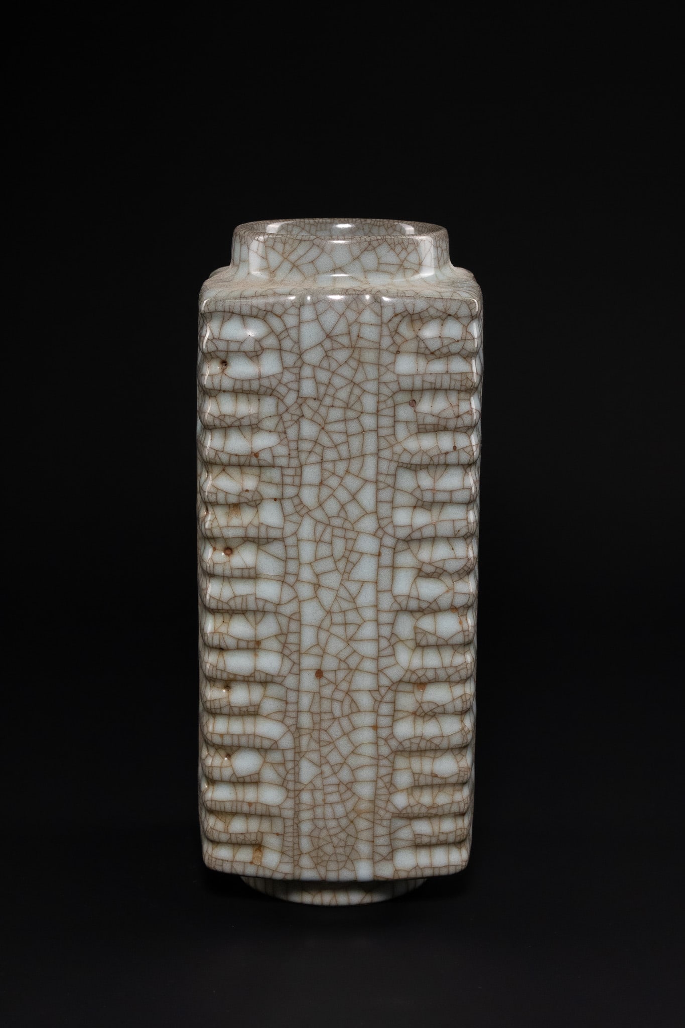 A CHINESE GE-TYPE GLAZED PORCELAIN CONG-FORM VASE, POSSIBLY LATE QING DYNASTY OR REPUBLIC PERIOD. (1 of 3)