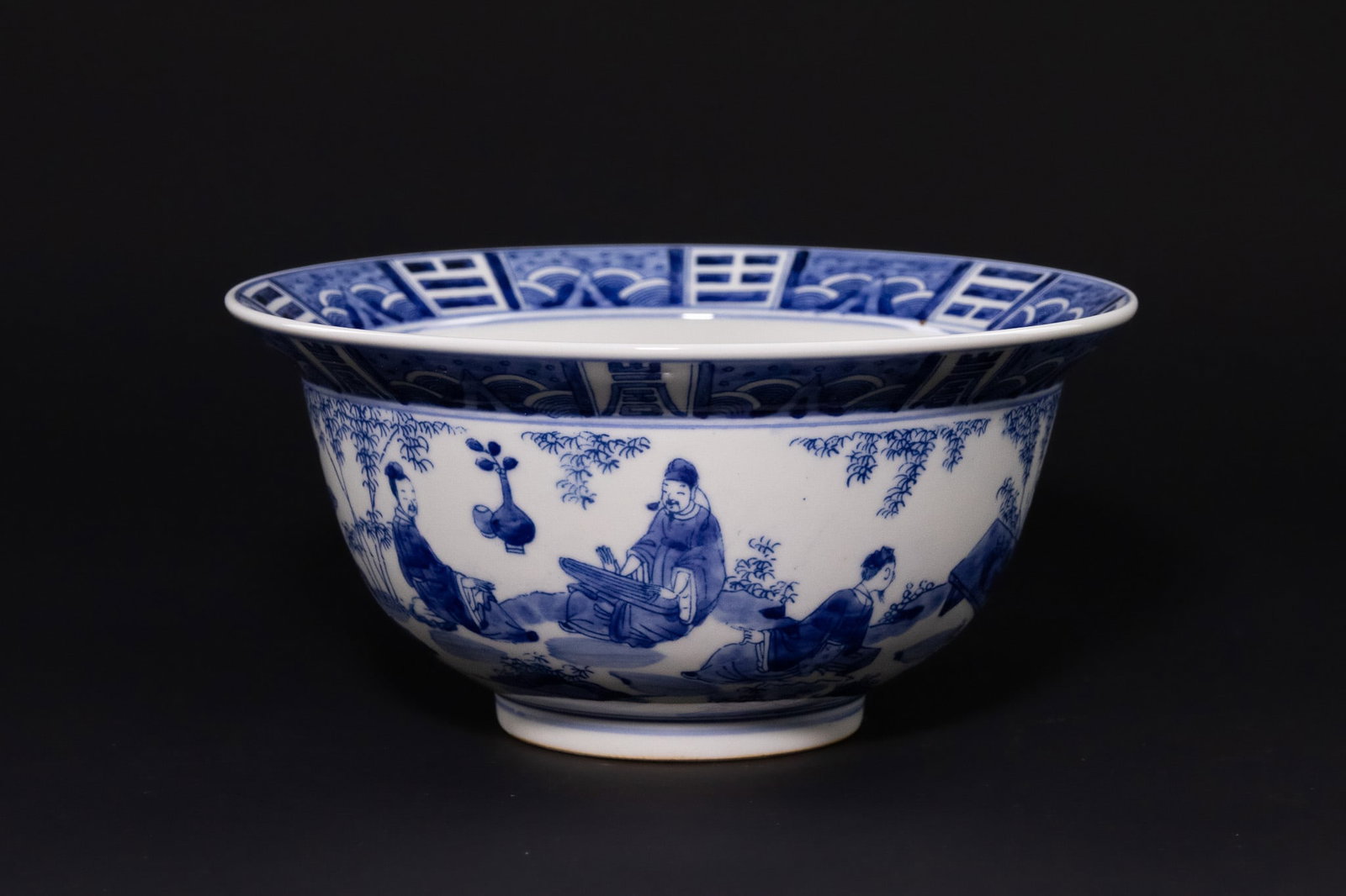 A CHINESE BLUE AND WHITE PORCELAIN SCHOLARS BOWL, KANGXI MARK. (1 of 6)