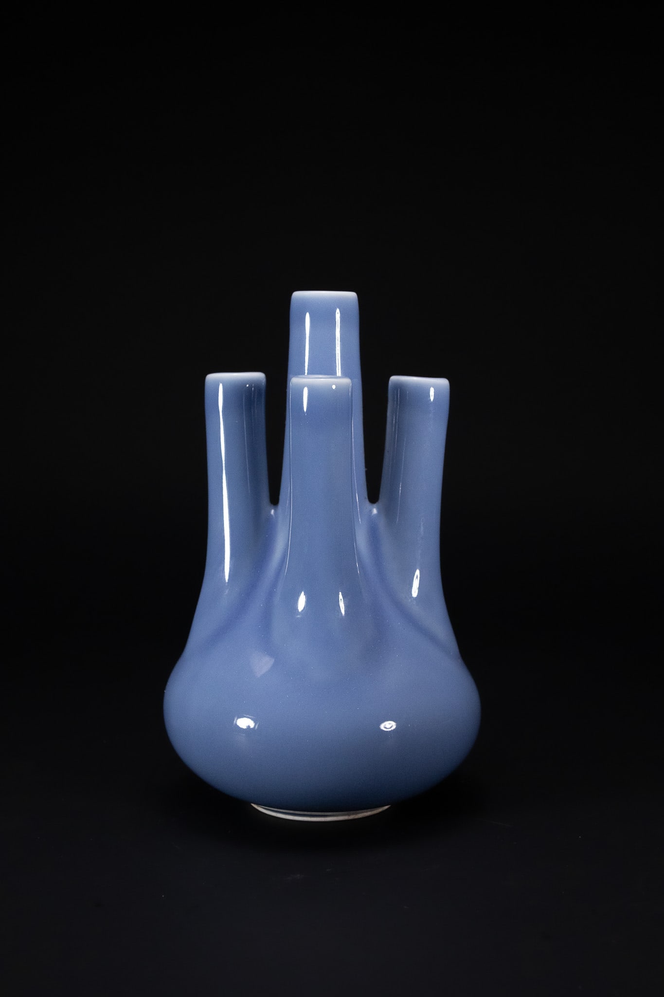 A CHINESE LAVENDER-BLUE GLAZED QUINTUPLE-SPOUTED VASE, QIANLONG MARK. (1 of 4)