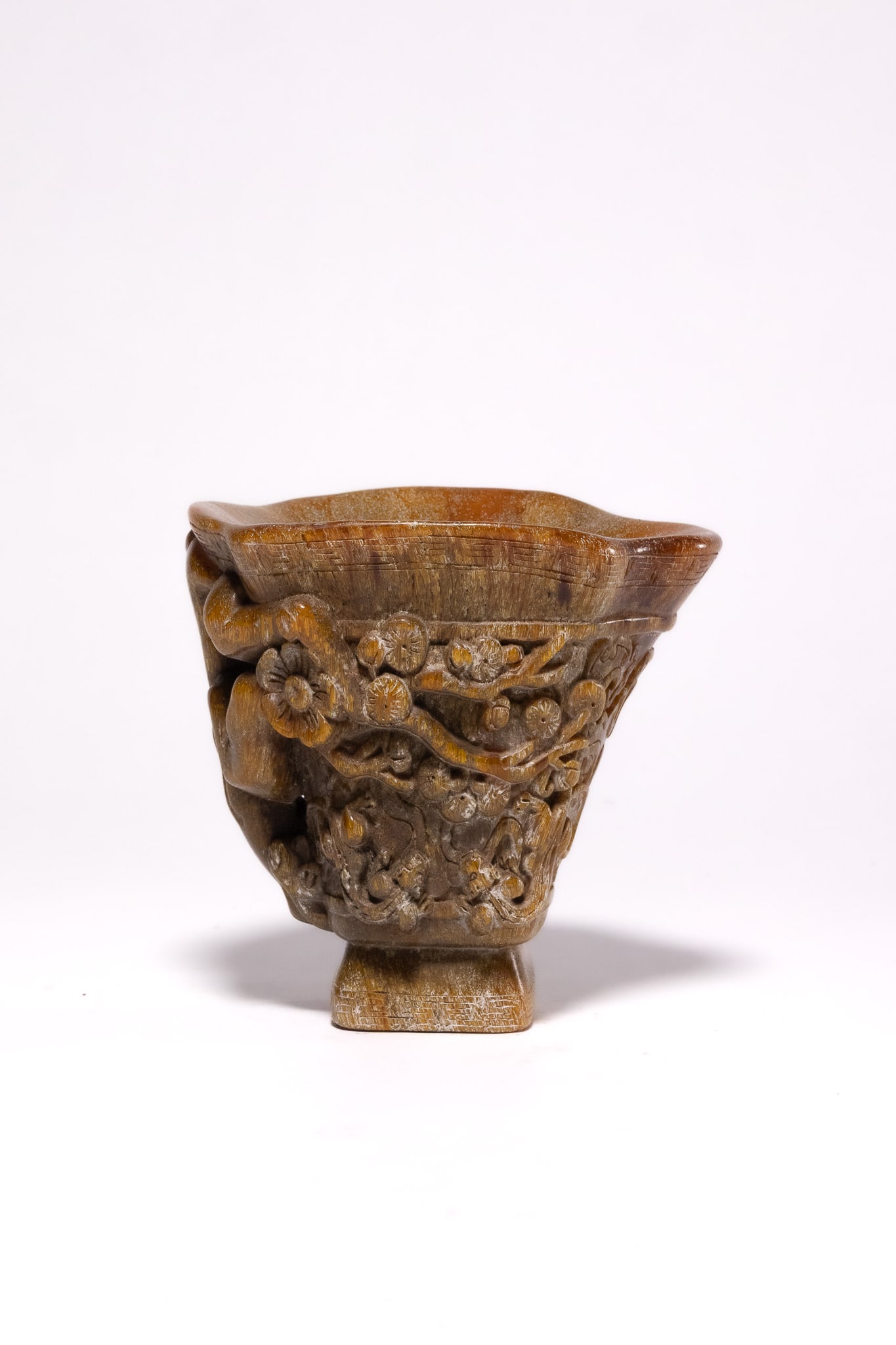 A CHINESE CARVED LIBATION CUP, QIANLONG MARK (1 of 7)
