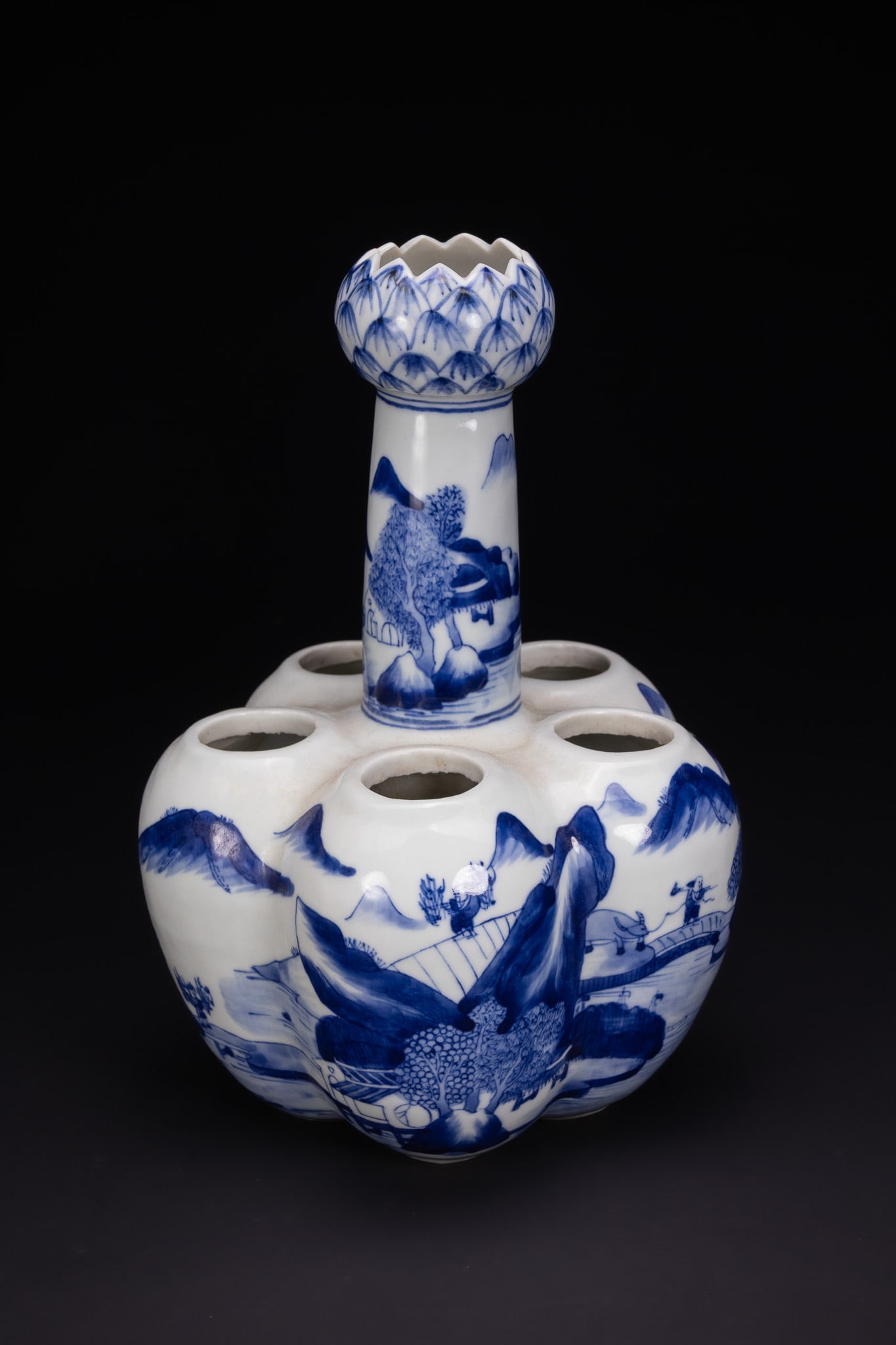 A CHINESE BLUE AND WHITE PORCELAIN SIX-LOBED LANDSCAPE TULIPIERE VASE. (1 of 4)