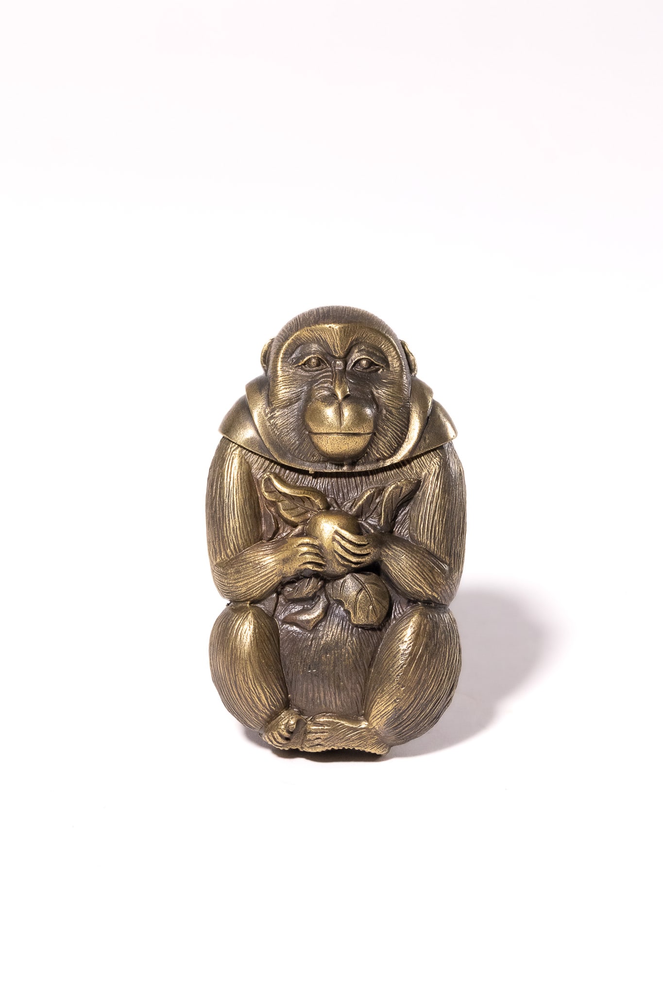 A JAPANESE MEIJI STYLE CAST BRASS WARRIOR MONKEY VESTA CASE. (1 of 4)