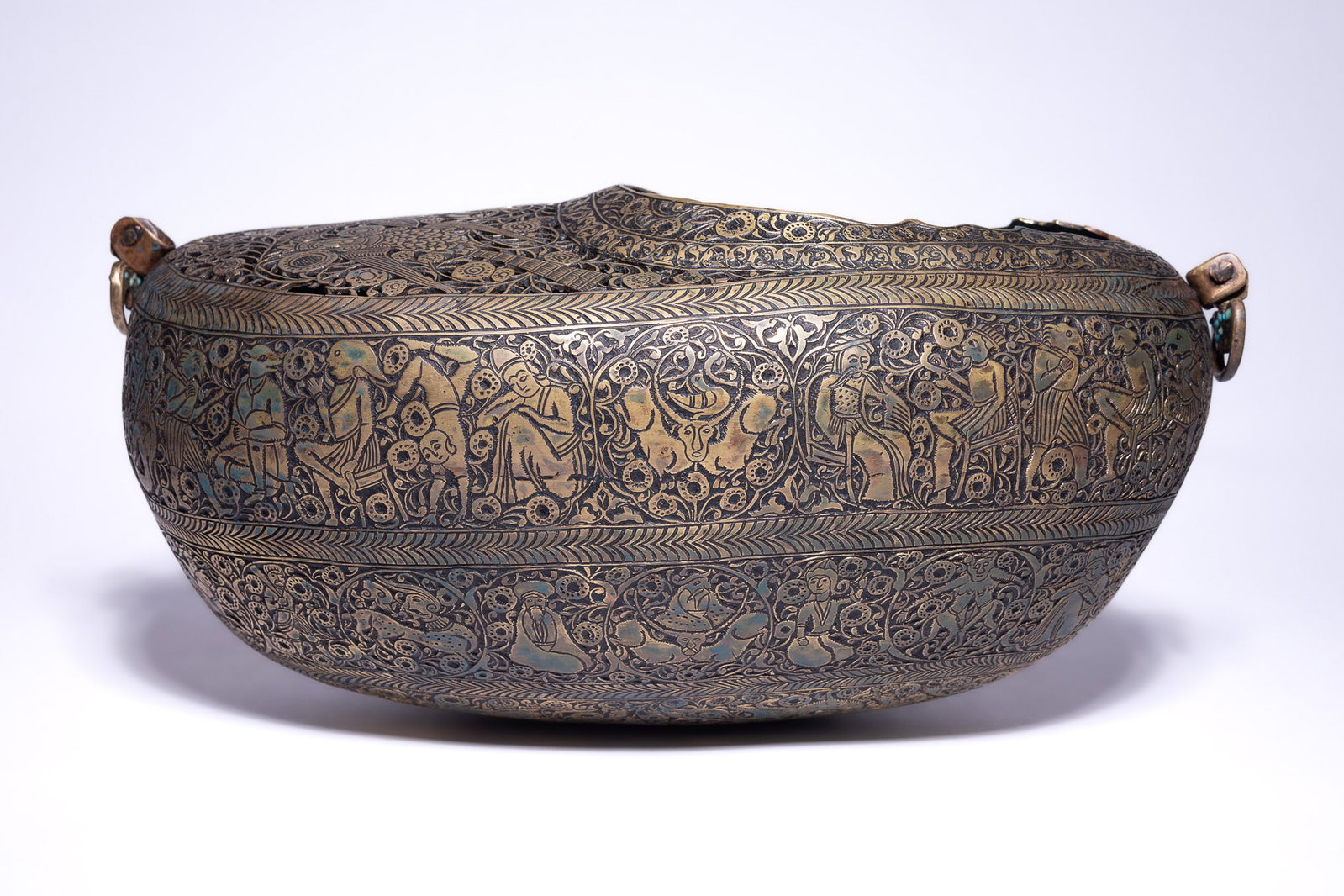 A QAJAR BRASS KASHKUL BEGGARS BOWL WITH OPENWORK DECORATION. - 2