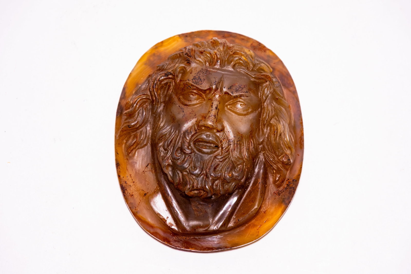 A POST-MEDIEVAL AGATE CAMEO DEPICTING A BEARDED MALE HEAD, 16THâ€“18TH CENTURY AD. (1 of 3)