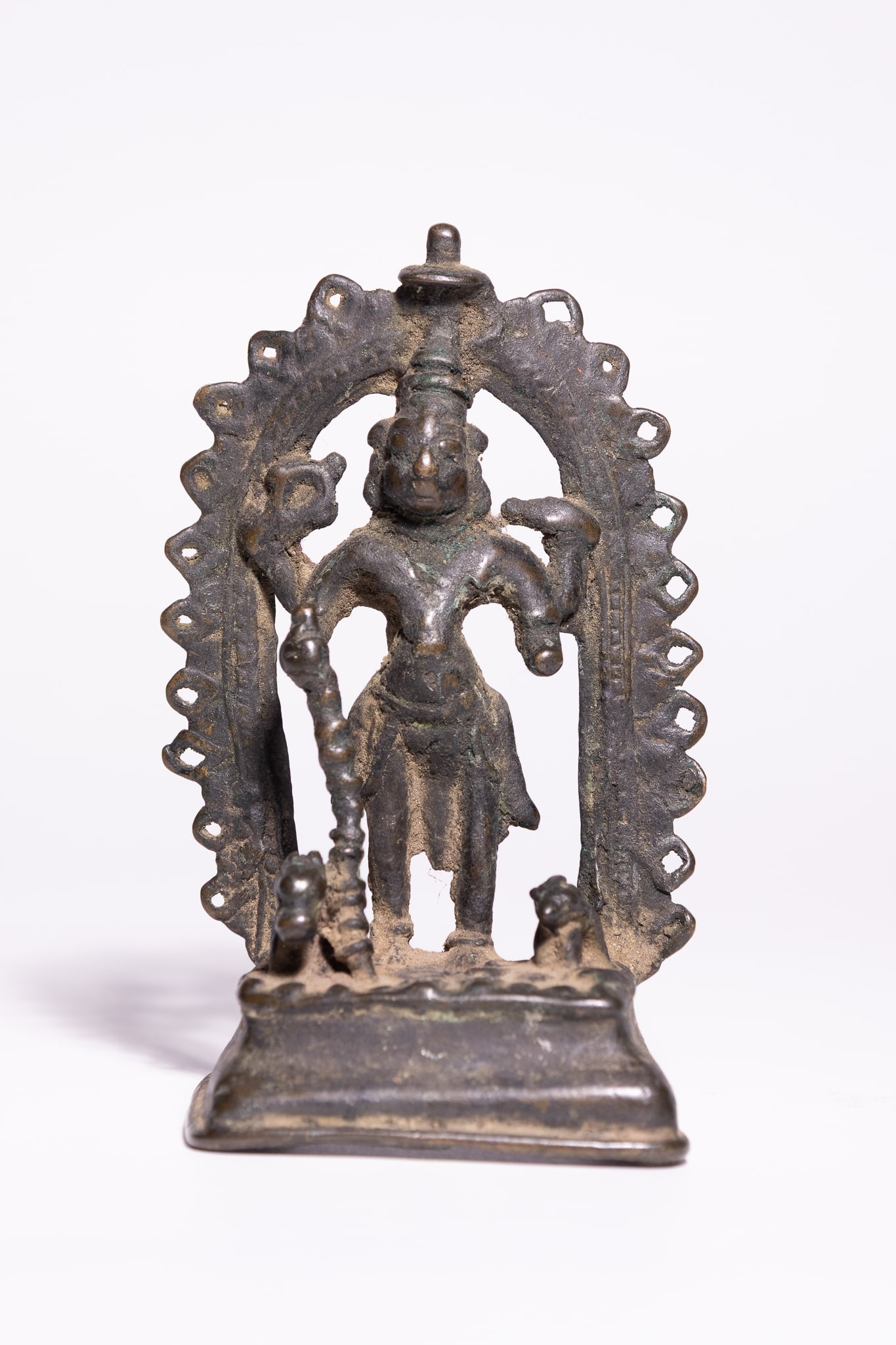 AN INDIAN FOLK BRONZE FIGURINE OF VISHNU, 18TH OR 19TH CENTURY. (1 of 3)