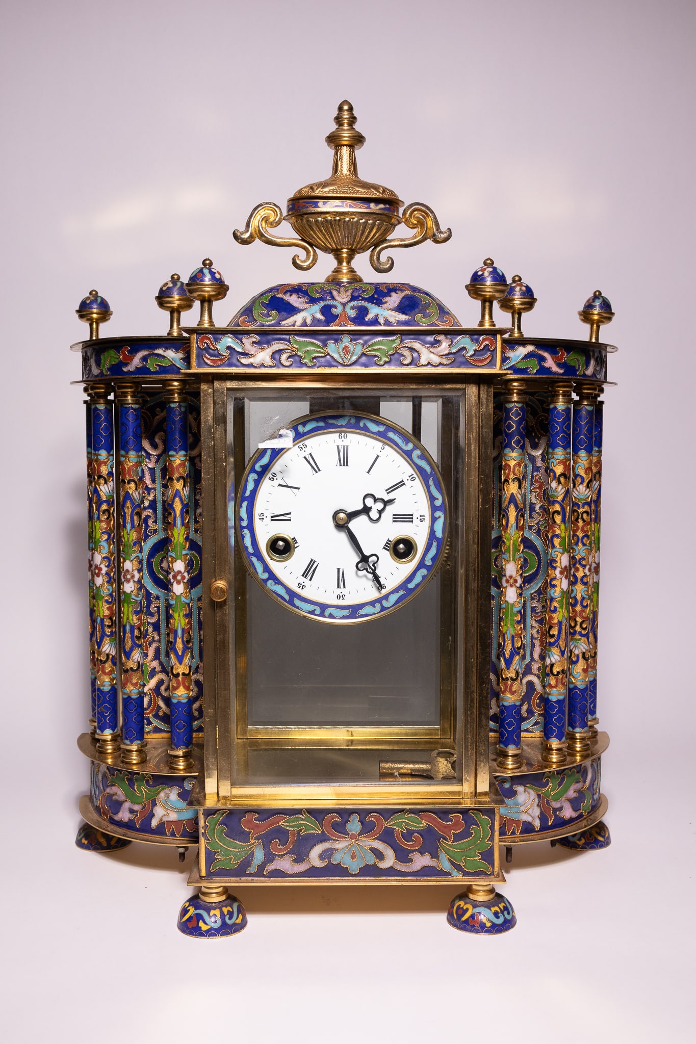 A CHINESE GILT-BRASS AND CHAMPLEV?‰ ENAMEL MANTEL CLOCK, MID-20TH CENTURY. (1 of 6)