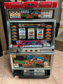Mr. Do! Universal Pachislo Slot Machine (Japan, 1990S, Chrome Cabinet)