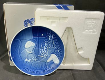 1978 Royal Copenhagen Christmas Plate "Jule After"