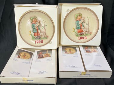 Pair of 1990 M.I. Hummel Annual Plates "Feeding Time" by Goebel (Hum 264)