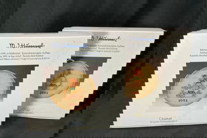 Pair of 1991 M.I. Hummel Annual Plates "Girl with Basket" by Goebel (Hum 290)