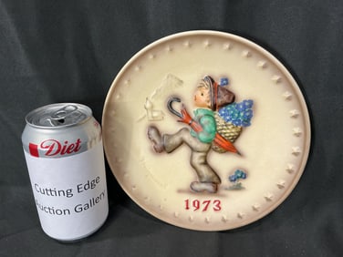 1973 M.I. Hummel Annual Plate "School Boy" by Goebel (Hum 266)